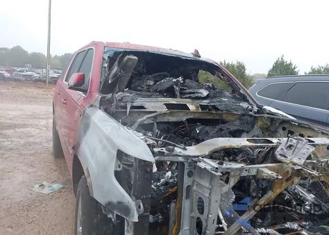 2015 Chevrolet Suburban 1500 Lt from USA, damaged, VIN 1GNSKJKC3FR627898